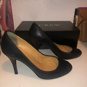 Black Round-toed Heels